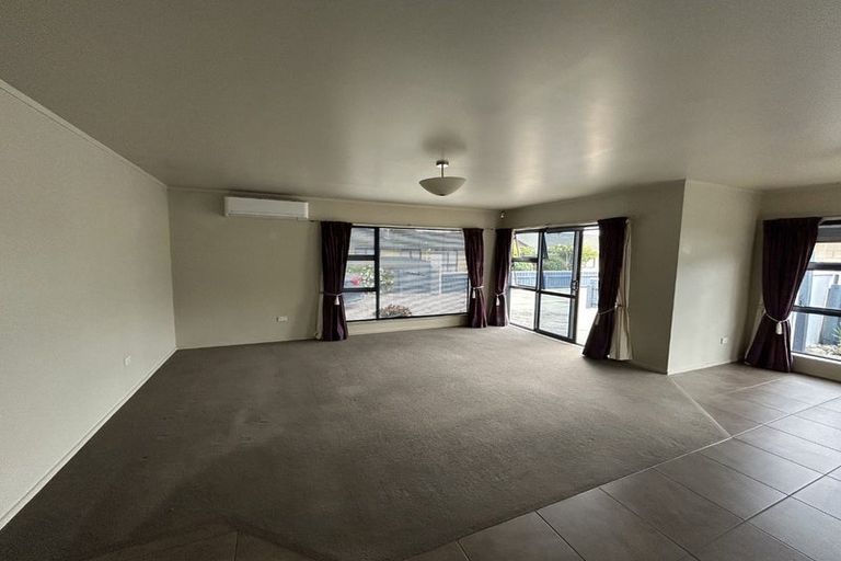 Photo of property in 126a Winchester Street, Levin, 5510