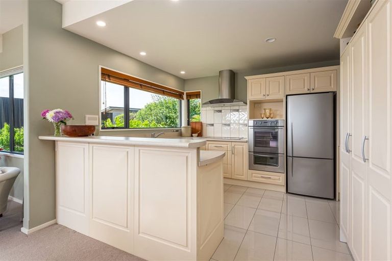 Photo of property in 4 Avery Place, Redcliffs, Christchurch, 8081