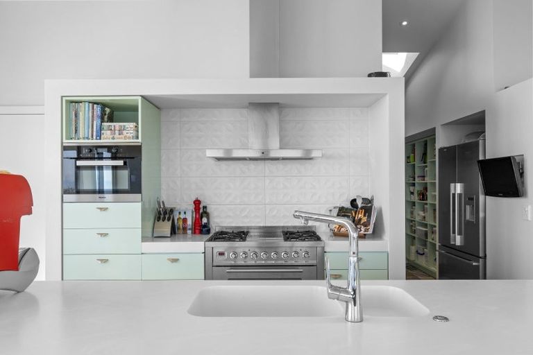 Photo of property in 342 Mount Pleasant Road, Mount Pleasant, Christchurch, 8081