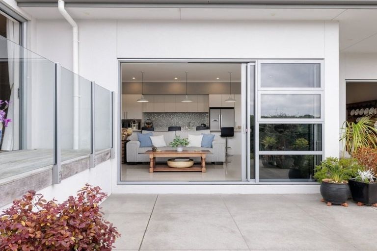 Photo of property in 16 Rexford Heights, Pyes Pa, Tauranga, 3112