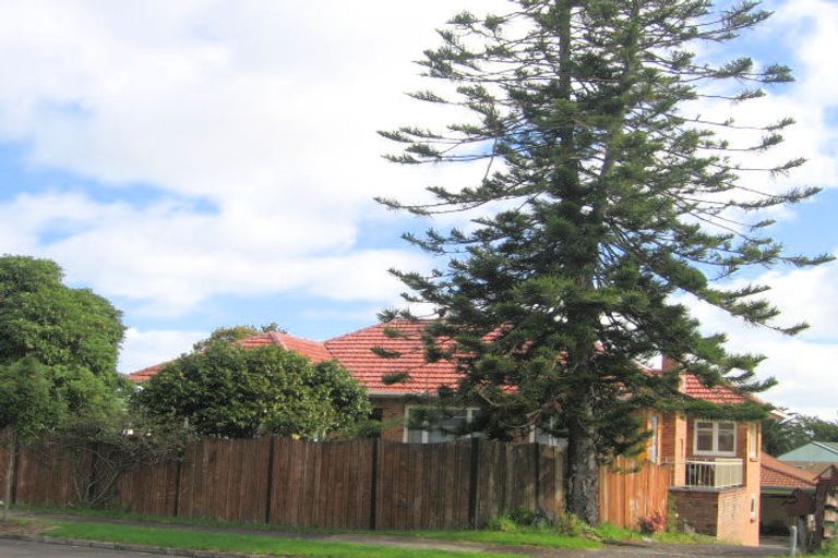 Photo of property in 2/136 Rangitoto Road, Papatoetoe, Auckland, 2025
