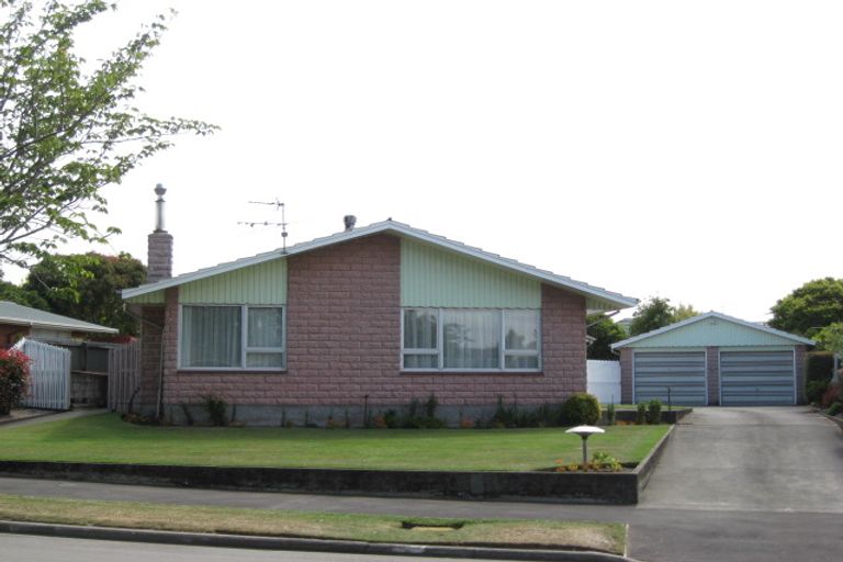 Photo of property in 4 Camberwell Place, Avonhead, Christchurch, 8042