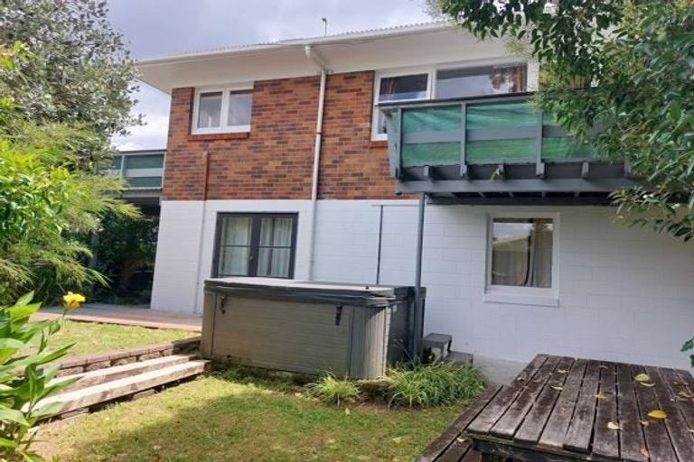 Photo of property in 4/162 Onewa Road, Northcote, Auckland, 0627