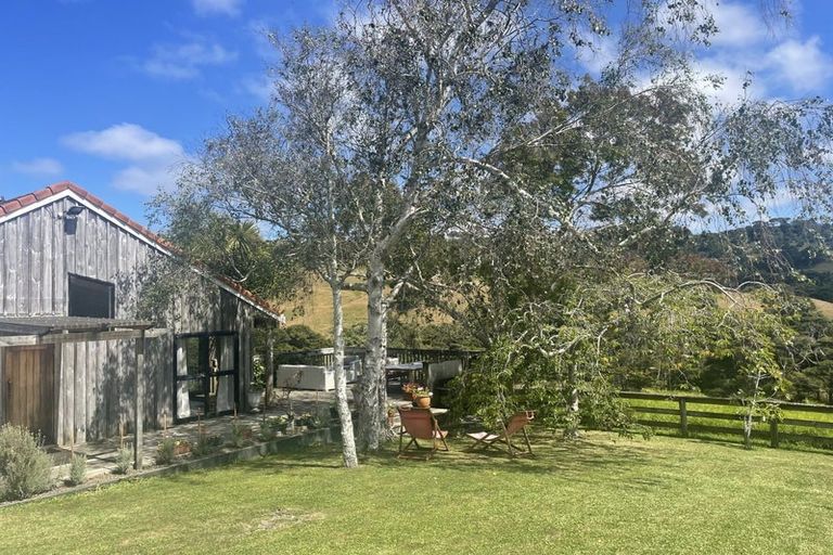 Photo of property in 175 Taylor Road, Waimauku, 0882