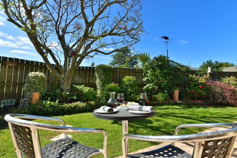 Photo of property in 37 Motutapu Avenue, Manly, Whangaparaoa, 0930