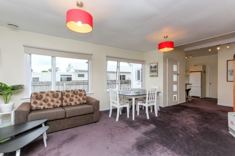 Photo of property in 5 Atiawa Street, Glen Avon, New Plymouth, 4312
