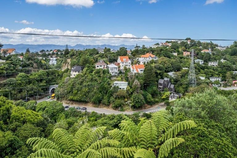 Photo of property in 30 Espin Crescent, Karori, Wellington, 6012