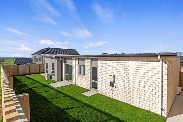 Photo of property in 62 Scenic Rise, Rototuna North, 3281