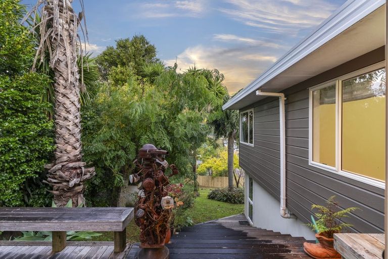 Photo of property in 82 Arran Road, Browns Bay, Auckland, 0630