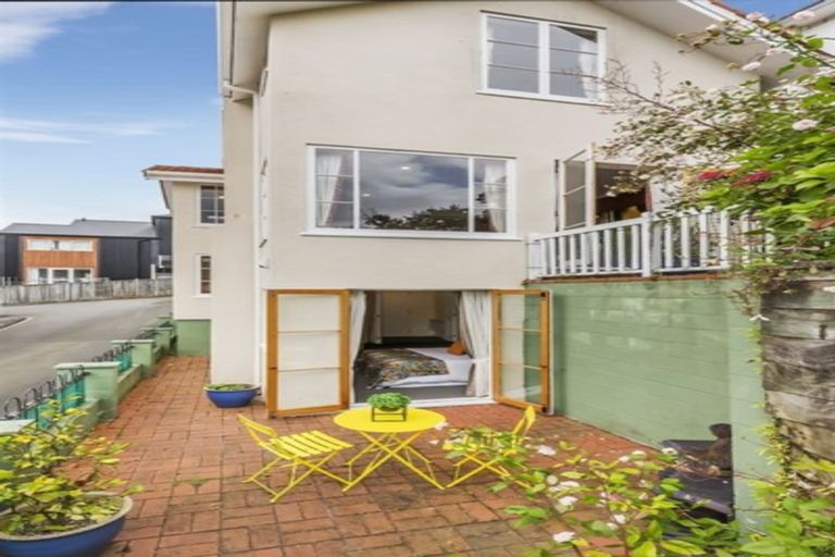 Photo of property in 8 Kilmister Avenue, Thorndon, Wellington, 6011