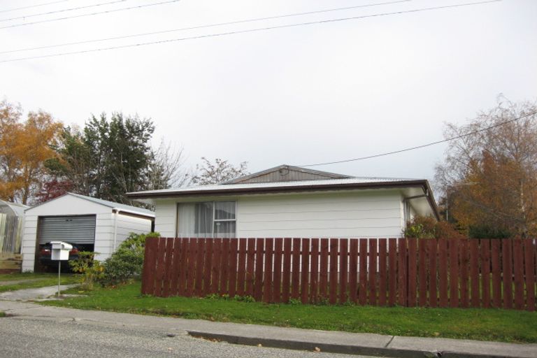 Photo of property in 3 Lincoln Street, Tapanui, 9522