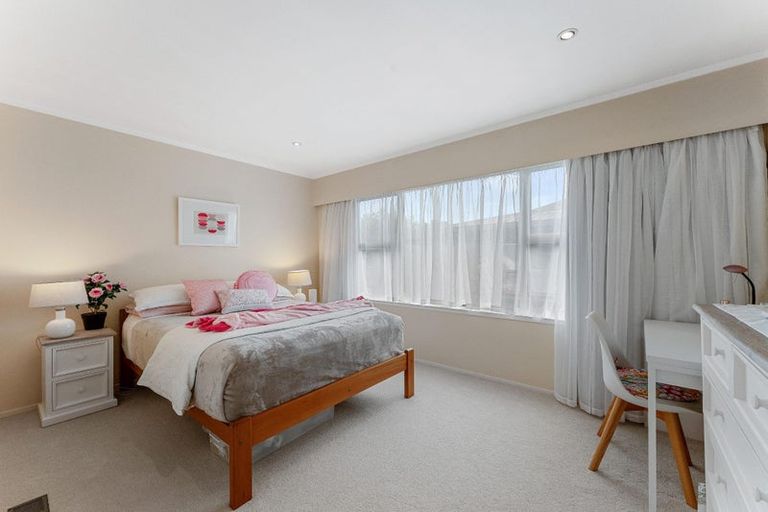Photo of property in 14 Clyside Avenue, Half Moon Bay, Auckland, 2012