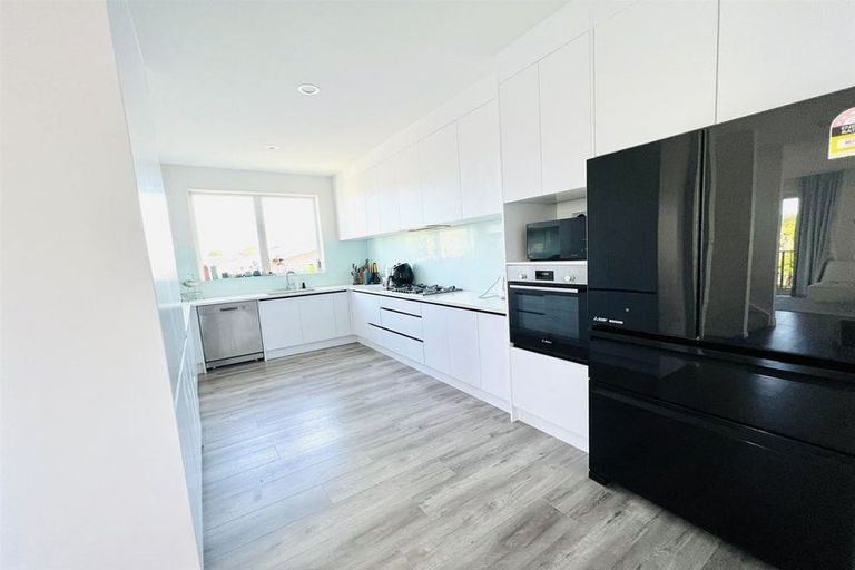 Photo of property in 1 Nephrite Lane, Henderson, Auckland, 0610