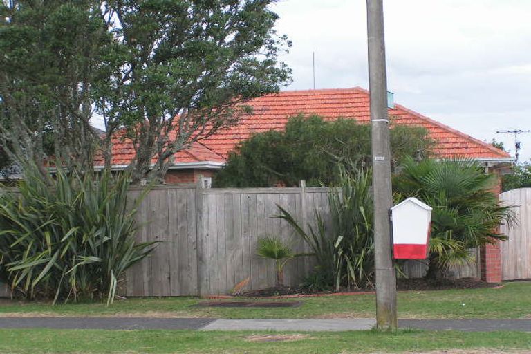 Photo of property in 1/56 Jutland Road, Hauraki, Auckland, 0622