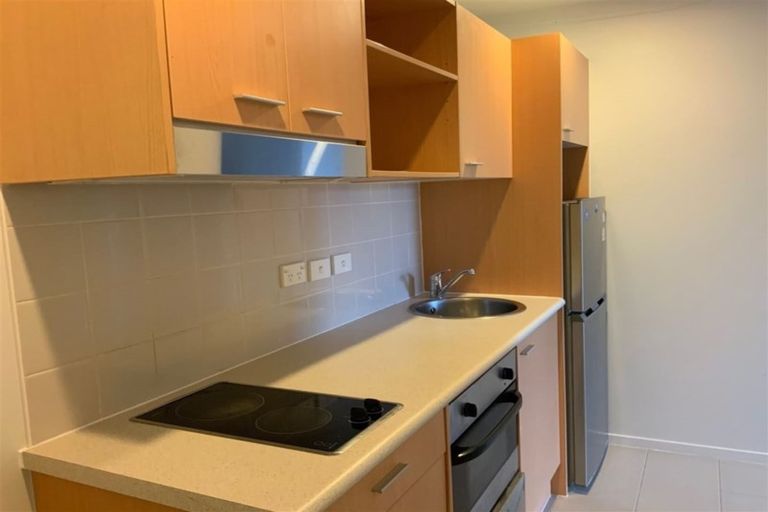 Photo of property in Kiwi On Queen Apartments, 604/421 Queen Street, Auckland Central, Auckland, 1010