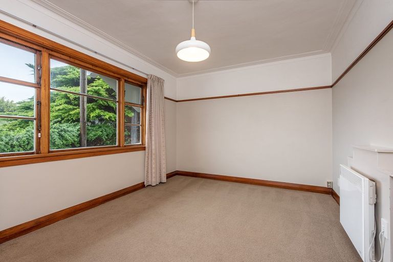 Photo of property in Ionian Flats, 123-125 Brougham Street, Mount Victoria, Wellington, 6011
