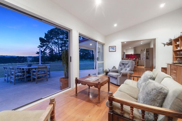 Photo of property in 135c Hutchinson Road, Helensville, 0875