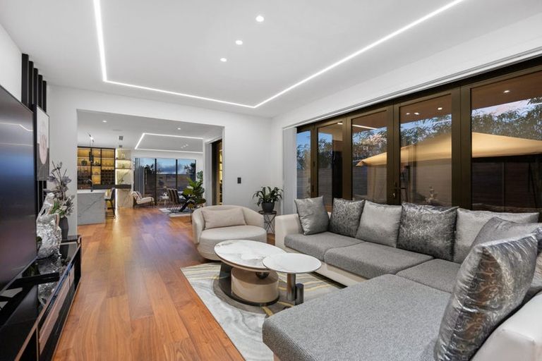 Photo of property in 4 Taku Close, Long Bay, Auckland, 0630