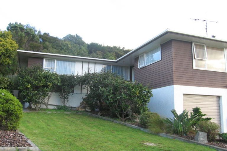 Photo of property in 20 Rembrandt Avenue, Tawa, Wellington, 5028