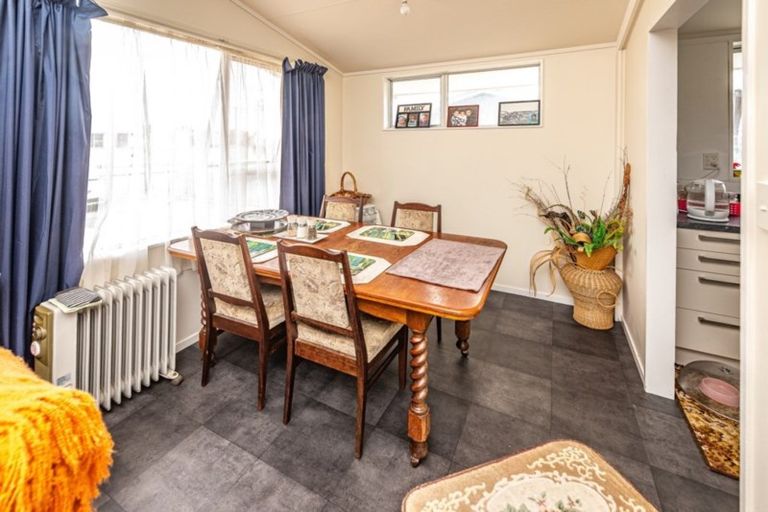 Photo of property in 35 Raupo Street, Castlecliff, Whanganui, 4501