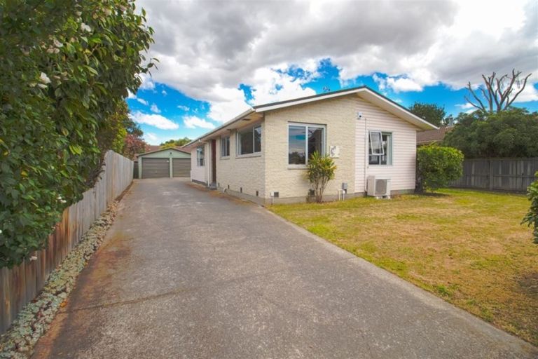 Photo of property in 10 Malabar Crescent, Broomfield, Christchurch, 8042