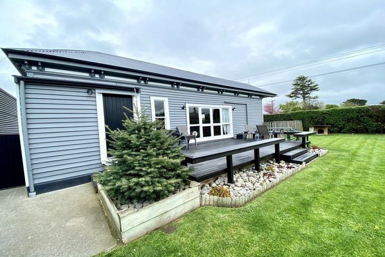 Photo of property in 18 Taumutu Road, Southbridge, 7602