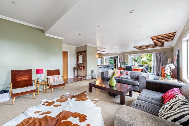 Photo of property in 10 Grendon Road, Titirangi, Auckland, 0604