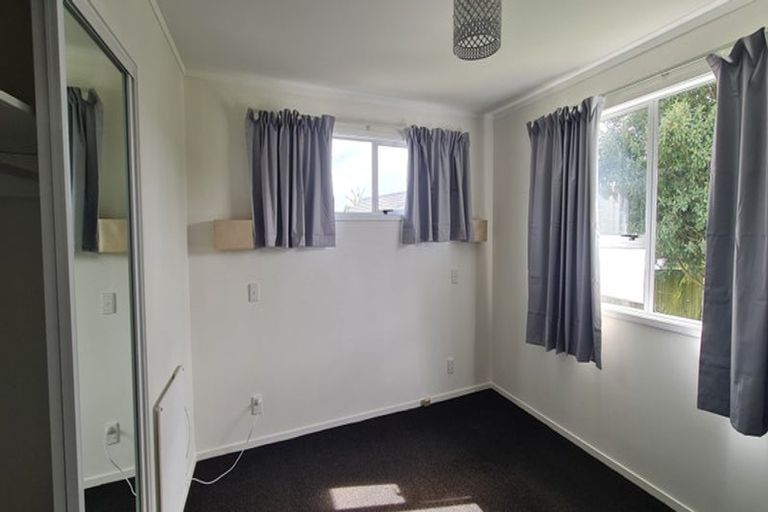 Photo of property in 15 Tyndrum Place, Highland Park, Auckland, 2010