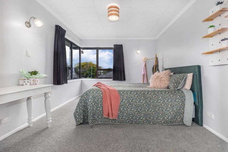 Photo of property in 54 Highbury Drive, Levin, 5510