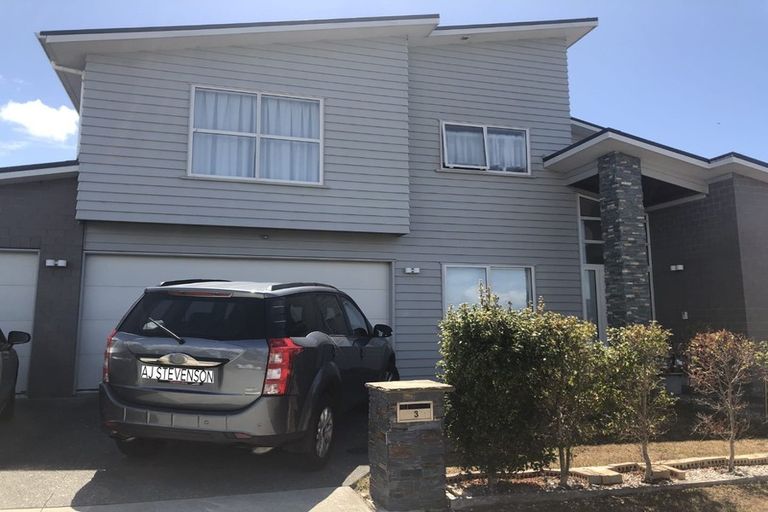 Photo of property in 3 Ascension Crescent, Orewa, 0931