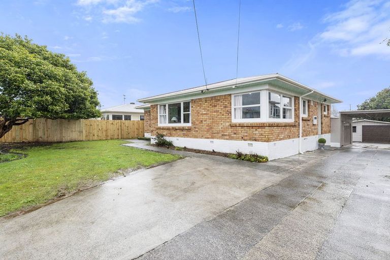Photo of property in 27 Royston Street, Rosehill, Papakura, 2113