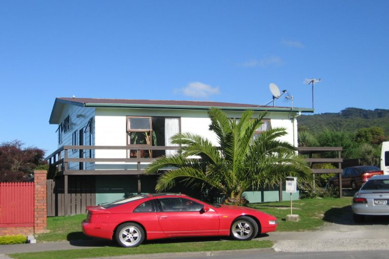 Photo of property in 21 Chapel Street, Takapuwahia, Porirua, 5022