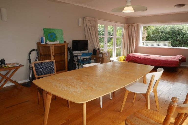 Photo of property in 18 Kirkway, Raumati Beach, Paraparaumu, 5032