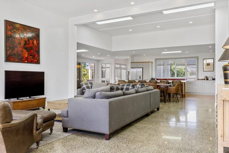 Photo of property in 8 Kuiwai Drive, Rainbow Point, Taupo, 3330