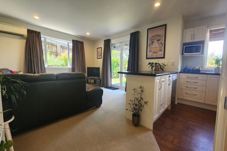 Photo of property in 6 Cosgrove Rise, Riverstone Terraces, Upper Hutt, 5018