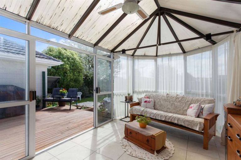 Photo of property in 62 Farquhars Road, Redwood, Christchurch, 8051