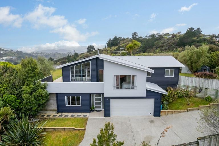 Photo of property in 5 Abbey Way, Whitby, Porirua, 5024