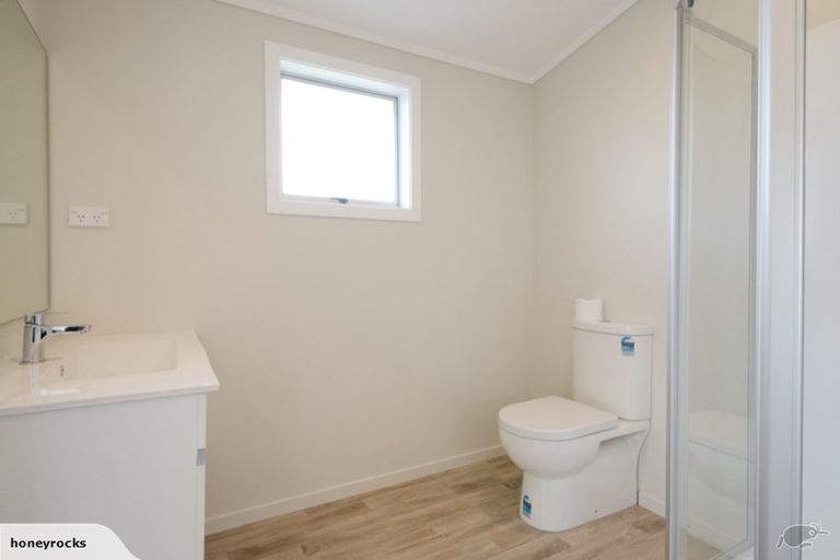 Photo of property in 10 Rautawhiri Road, Helensville, 0800