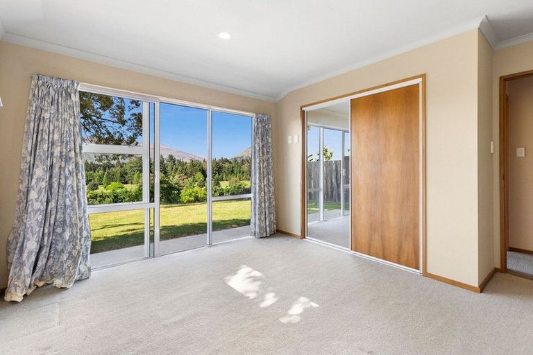 Photo of property in 14 Rob Roy Lane, Wanaka, 9305
