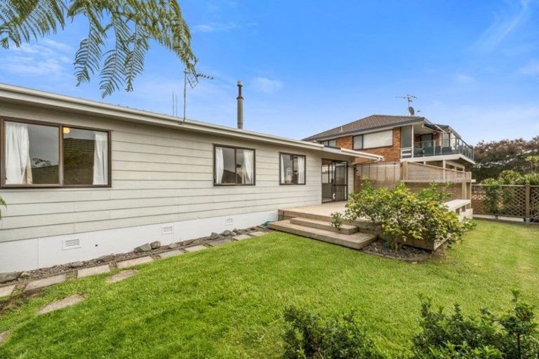 Photo of property in 12b Seaview Road, Otumoetai, Tauranga, 3110