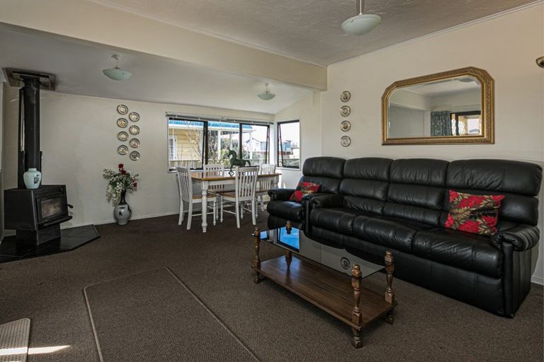 Photo of property in 11 Te Paerahi Road, Porangahau, 4293