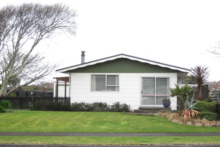 Photo of property in 11 Jade Place, Bell Block, New Plymouth, 4312