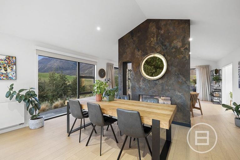 Photo of property in 3 Rabbiters Drive, Jacks Point, Queenstown, 9371