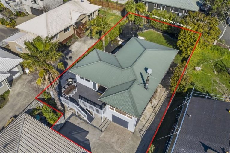 Photo of property in 2/28 Bay Street, Red Beach, 0932