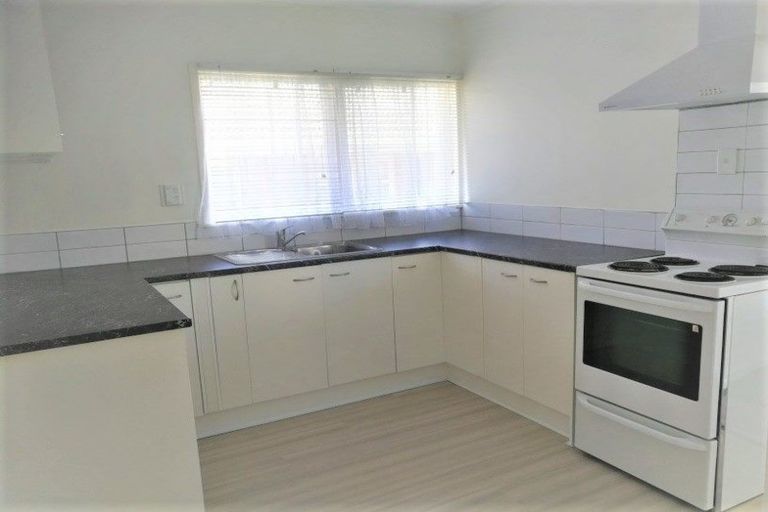 Photo of property in 14 Seafarer Crescent, Stanmore Bay, Whangaparaoa, 0932