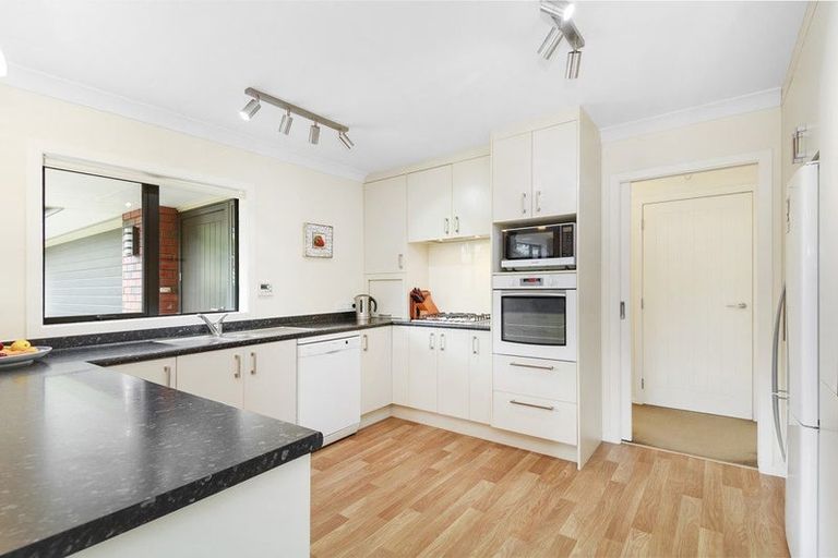 Photo of property in 189 Woodman Drive, Tawa, Wellington, 5028