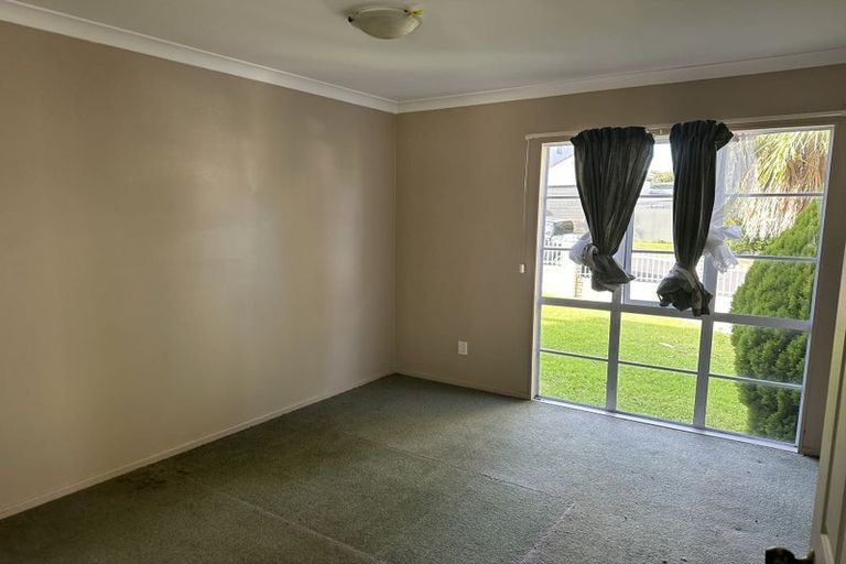 Photo of property in 36 Hugh Green Drive, Pinehill, Auckland, 0632