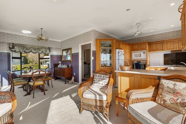 Photo of property in 10 Acklam Avenue, Otumoetai, Tauranga, 3110