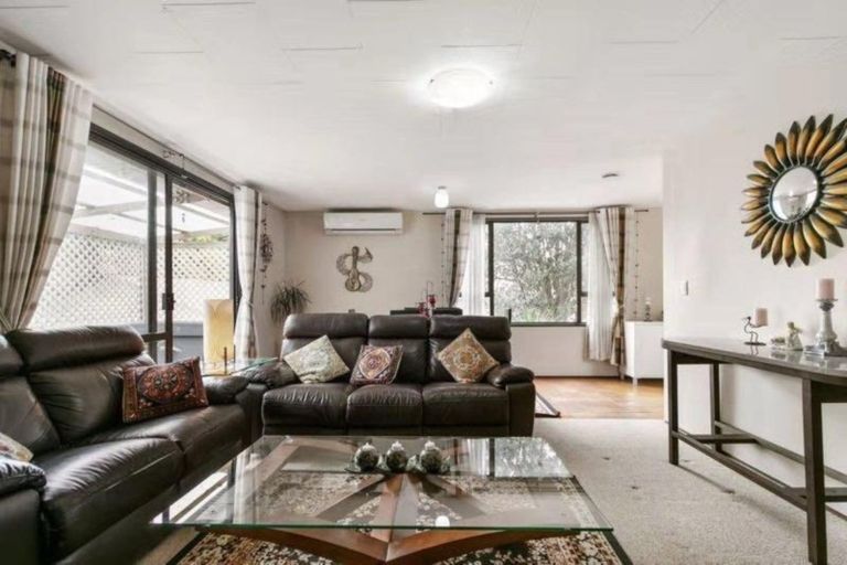 Photo of property in 1/9 Kimdale Place, Totara Heights, Auckland, 2105