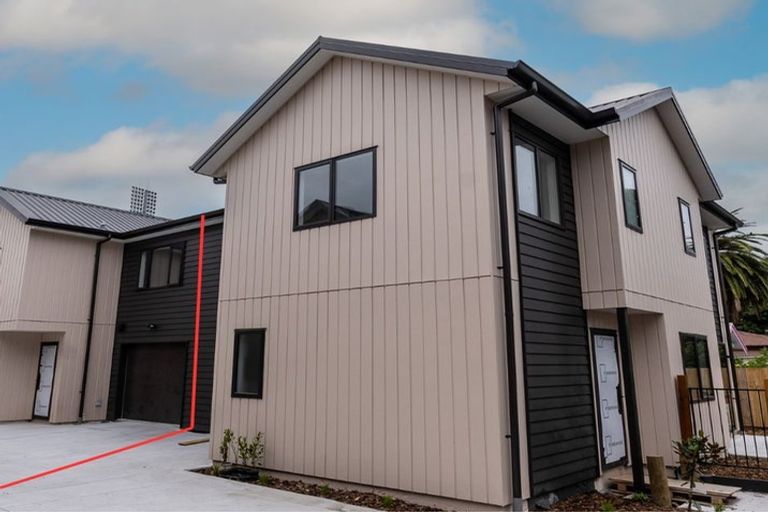 Photo of property in 1/4 Marama Street, Castor Bay, Auckland, 0620